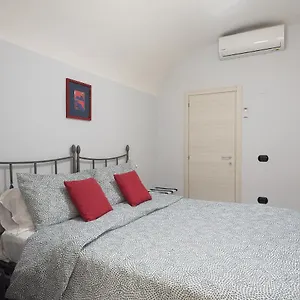 (room In Naples) Residenza Beccadelli , Napoli Italia