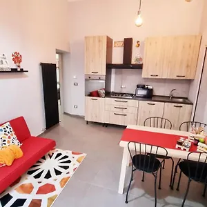 The Lucky House , Napoli Italia